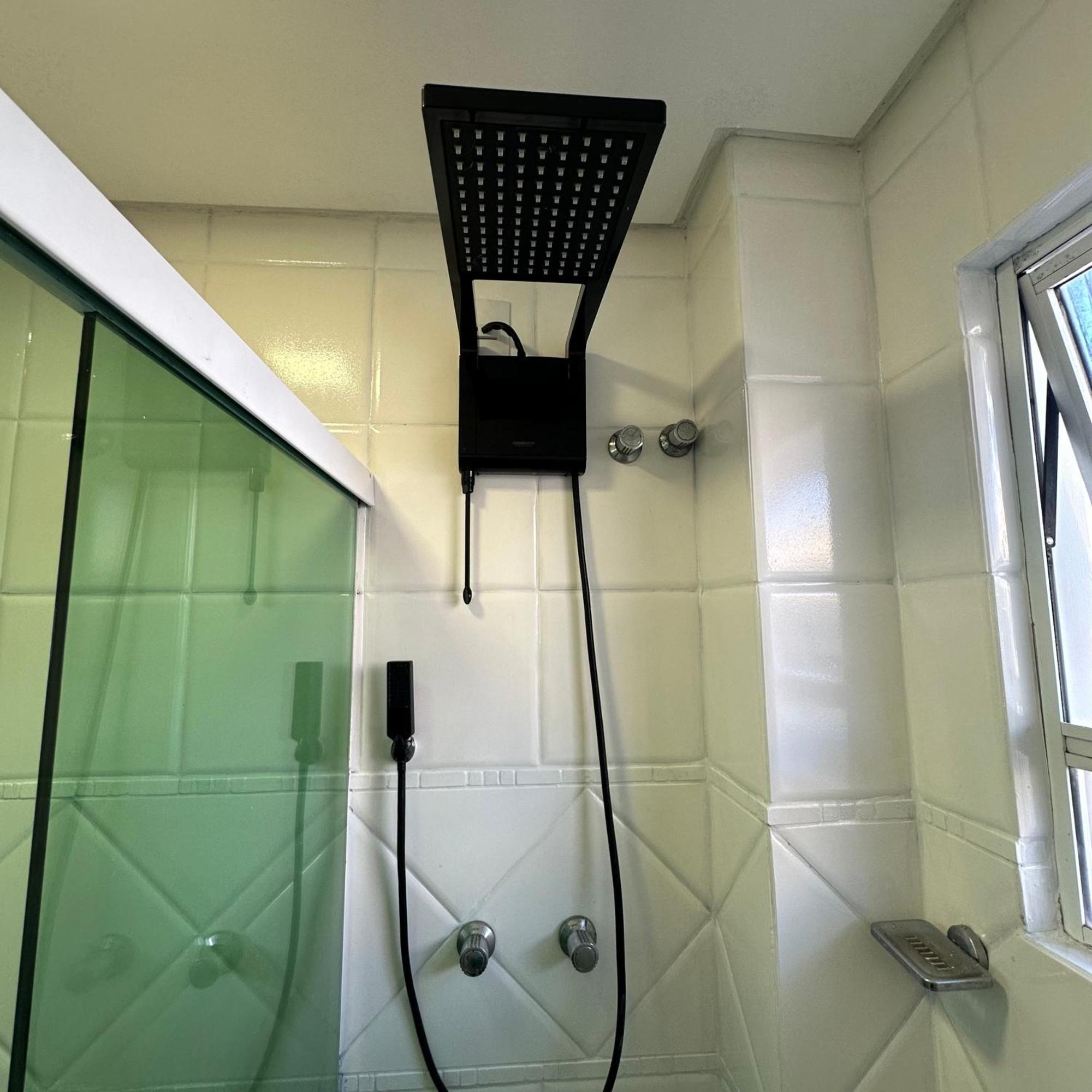 Apartamento de 1 Quarto com Varanda